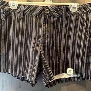 a.n.a Mid-rise Twill Shorts, Sz 8